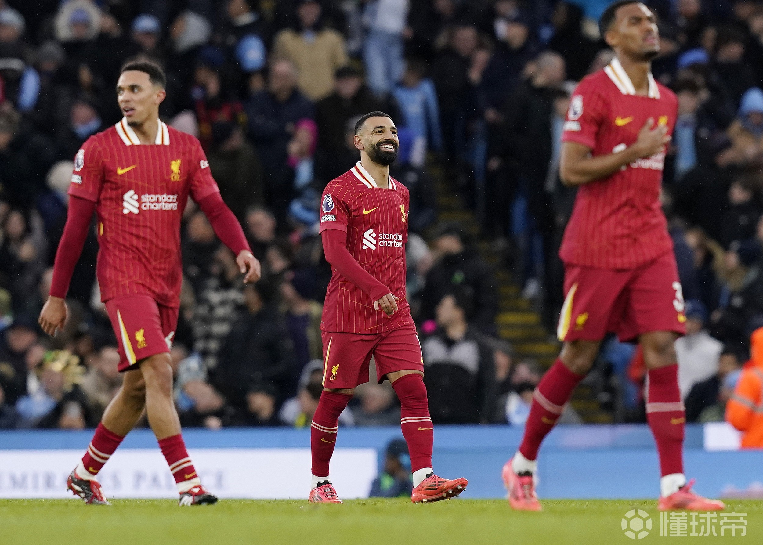 英雄联盟赔率-转折点！曼联外线爆发，NBA常规赛窗口期攻防权衡，气氛紧张，数据趋势出现新变化的简单介绍