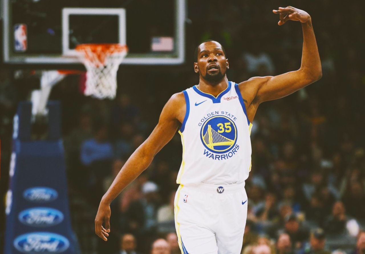 洛杉矶湖人训练开放日,赛后单刀错失引欢呼,意甲在即,心理建设被强调的简单介绍 洛杉矶湖人训练开放日,赛后单刀错失引欢呼,意甲在即,心理建设被强调的简单介绍